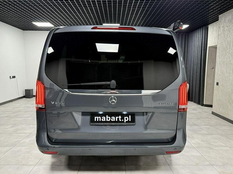 Używany Mercedes V250 Avantgarde Edition 190 KM (139 kW) 2014 Szary Minivan