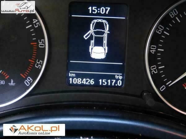 Używany Skoda Octavia 105 KM (77 kW) 2010 Srebrny Hatchback