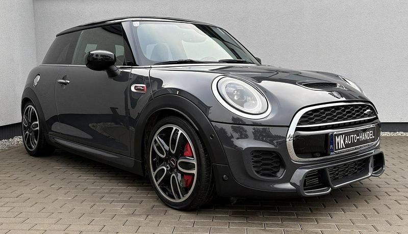 Używany Mini John Cooper Works 231 KM (169 kW) 2019 Szary Hatchback