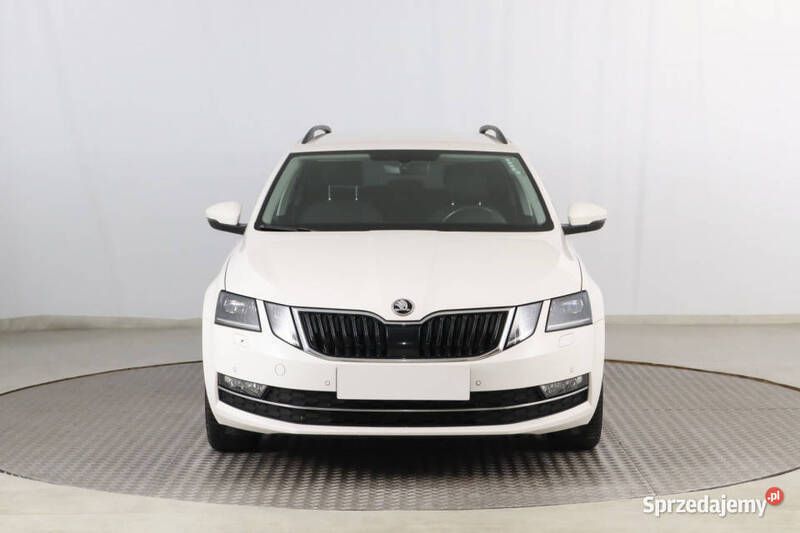 Biały Używany 2018 Skoda Octavia Kombi | 53 999 zł (Uczciwa cena) - Obraz 1/4