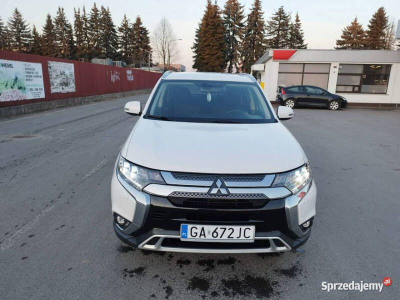 Biały Używany 2019 Mitsubishi Outlander SUV | 77 900 zł (Dobra cena) - Obraz 1/4