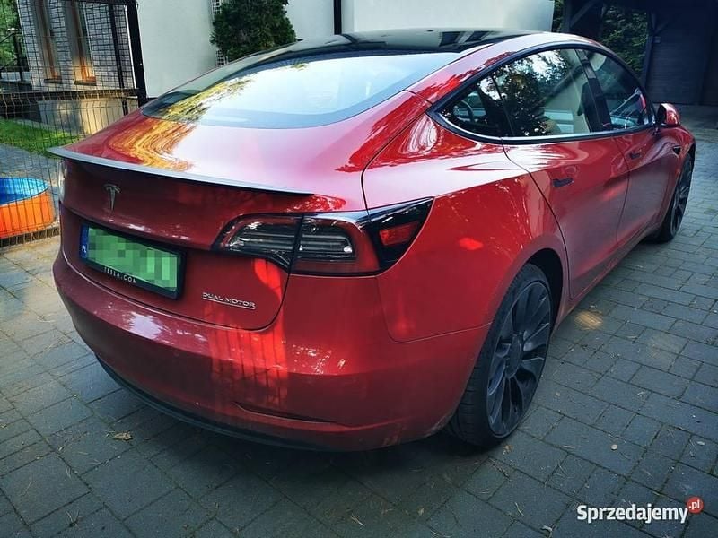 Czerwony Używany 2021 Tesla Model 3 Performance Sedan/Limuzyna | 115 000 zł - Obraz 1/3