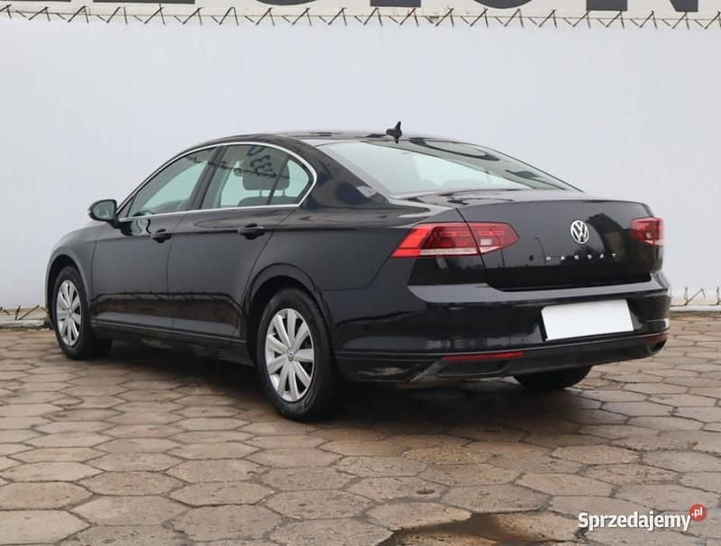 Używany VW Passat 2019 Czarny Sedan/Limuzyna