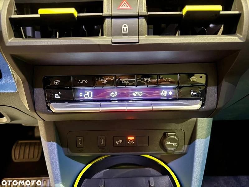 Nowe Fiat Grande Panda La Prima 83 kW (113 KM) 2025 Lakier metalizowany żółty limone Hatchback