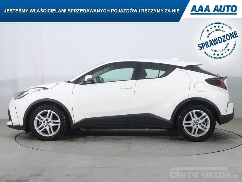 Używany Toyota C-HR 122 KM (89 kW) 2022 Biały SUV