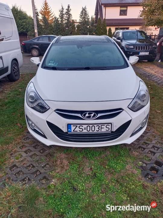Biały Używany 2012 Hyundai i40 Premium Kombi | 31 999 zł (Uczciwa cena) - Obraz 1/4