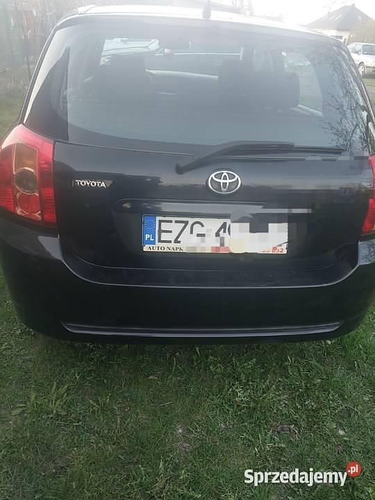 Używany Toyota Corolla 2004 Czarny Hatchback