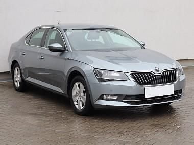 Używany Skoda Superb 150 KM (110 kW) 2016 Srebrny Sedan/Limuzyna