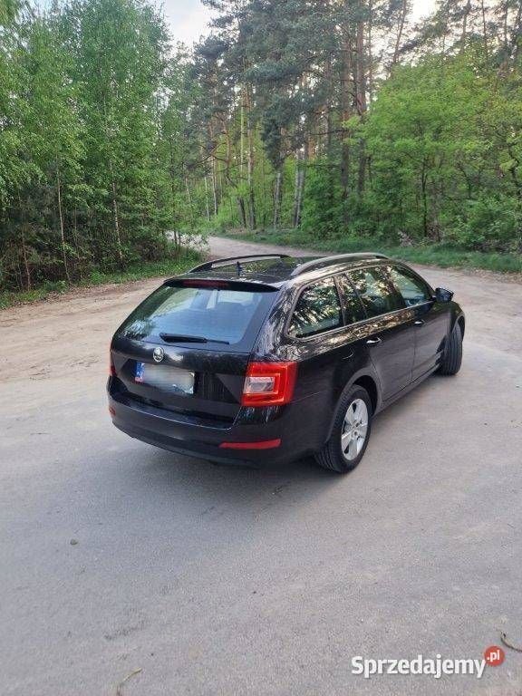 Używany Skoda Octavia 2017 Czarny Kombi