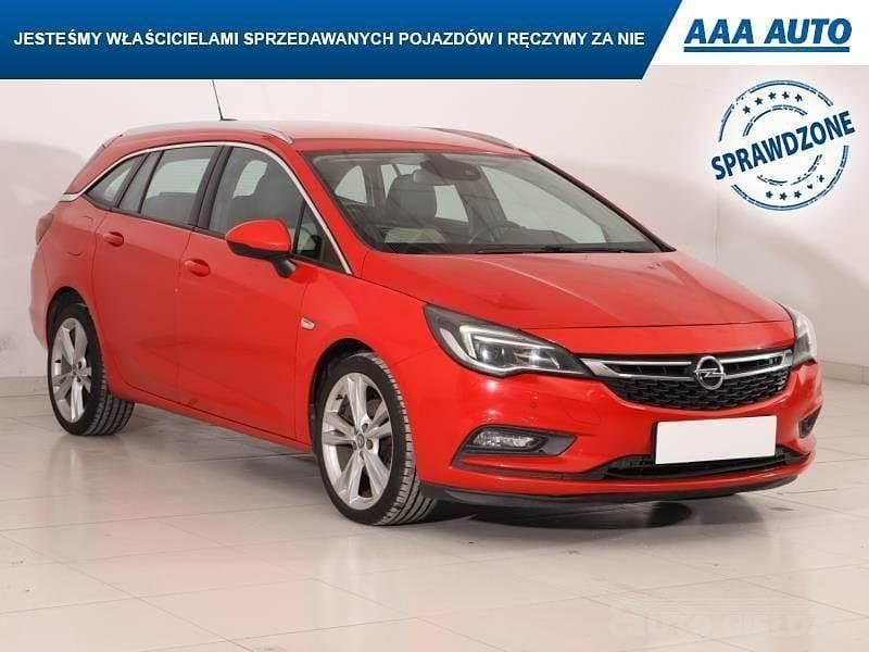 Używany Opel Astra 2017 Czerwony