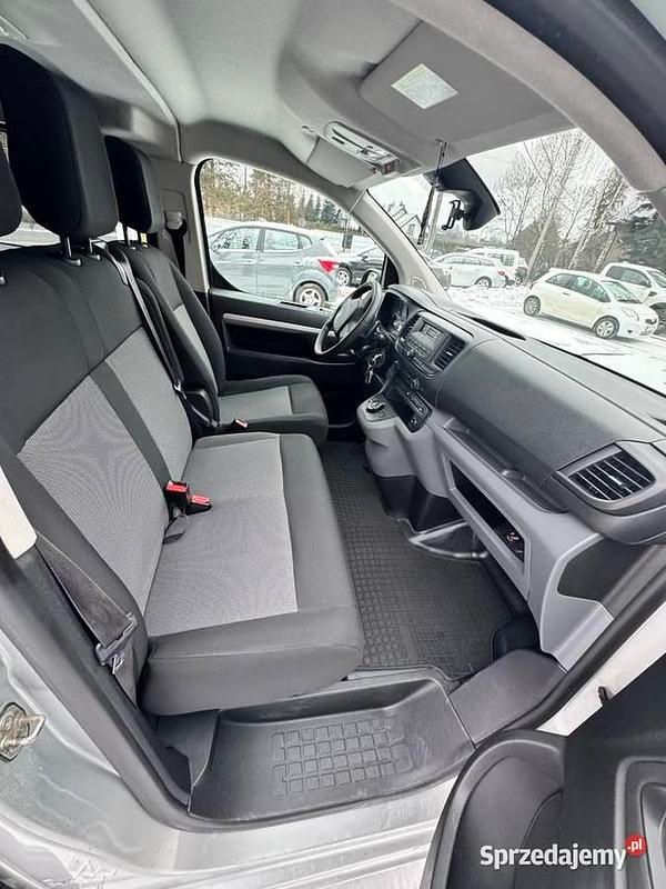 Używany Citroën Jumpy 2018 Srebrny Minivan