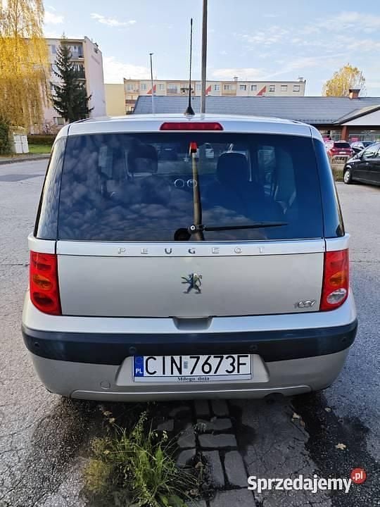 Używany Peugeot 1007 2005 Srebrny Minivan