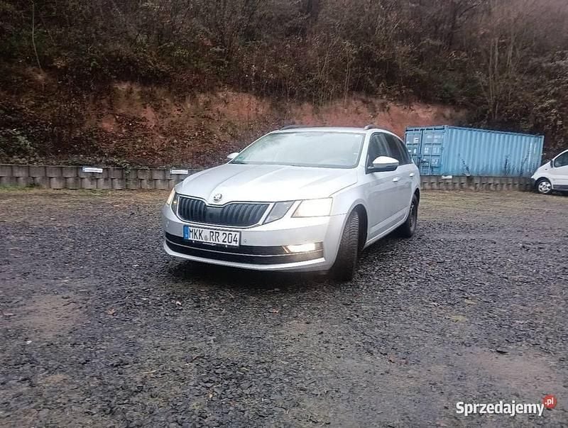 Srebrny Używany 2019 Skoda Octavia Kombi | 43 000 zł (Super Cena) - Obraz 1/4