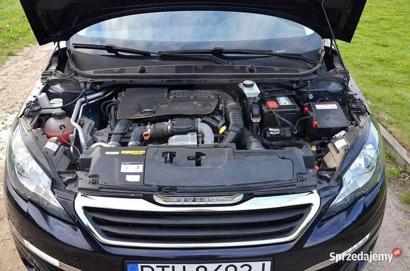 Używany Peugeot 308 120 KM (88 kW) 2017 Fioletowy Hatchback