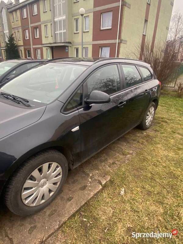 Używany Opel Astra 2014 Czarny Kombi