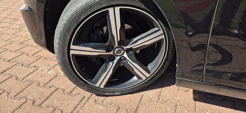 Używany Volvo V40 R-Design 120 KM (88 kW) 2019 Inny Kombi