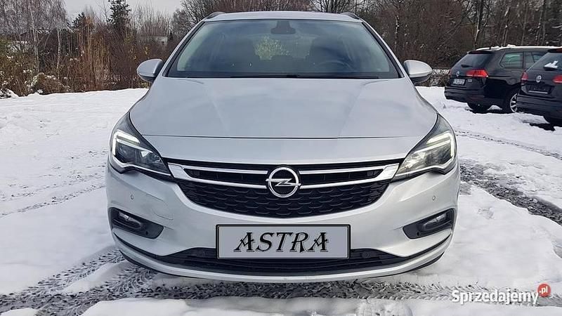 Używany Opel Astra 2019 Srebrny Kombi