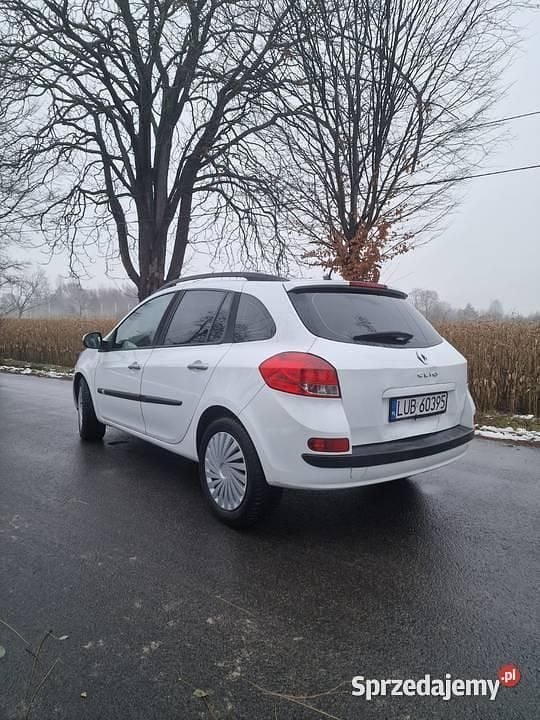 Biały Używany 2010 Renault Clio GrandTour Kombi | 7800 zł (Super Cena) - Obraz 1/4