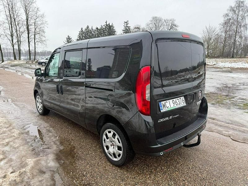 Używany Fiat Doblò 95 KM (69 kW) 2018 Czarny Minivan