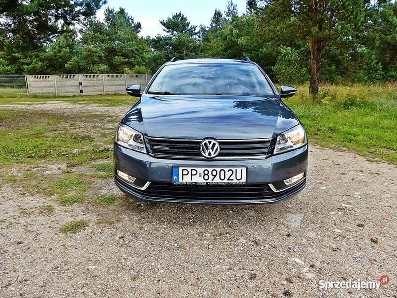 Niebieski (metalik) Używany 2014 VW Passat Comfortline Kombi | 22 990 zł - Obraz 1/4