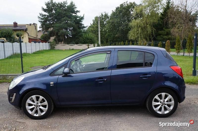 Używany Opel Corsa 2012 Granatowy Hatchback