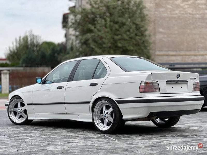 Używany BMW 320 1991 Biały Sedan/Limuzyna
