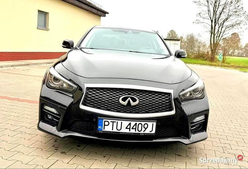 Używany Infiniti Q50 2015 Granatowy Sedan/Limuzyna