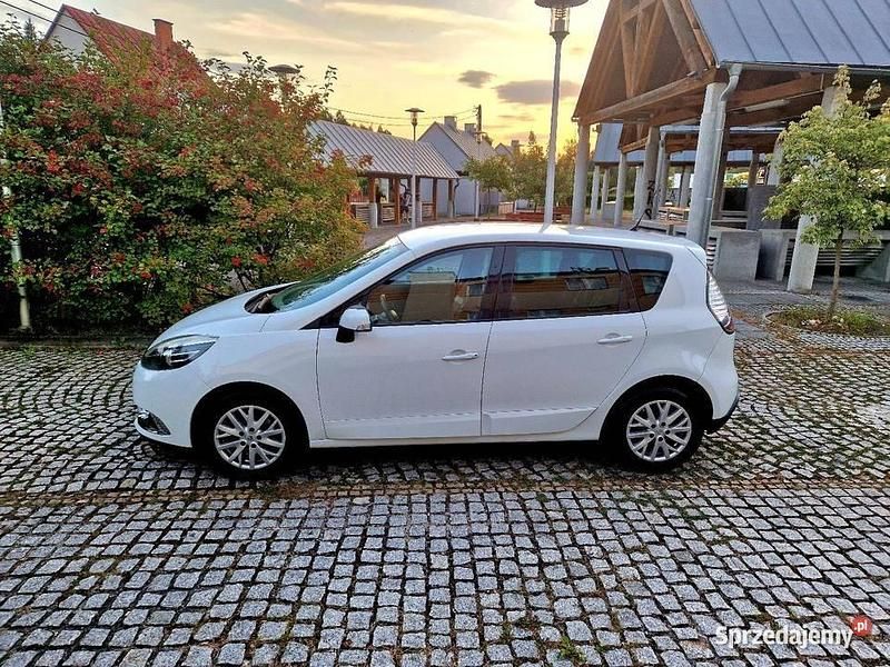 Biały Używany 2013 Renault Scénic III Minivan | 14 800 zł (Dobra cena) - Obraz 1/4