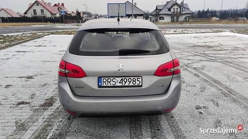 Używany Peugeot 308 SW 2015 Srebrny Kombi
