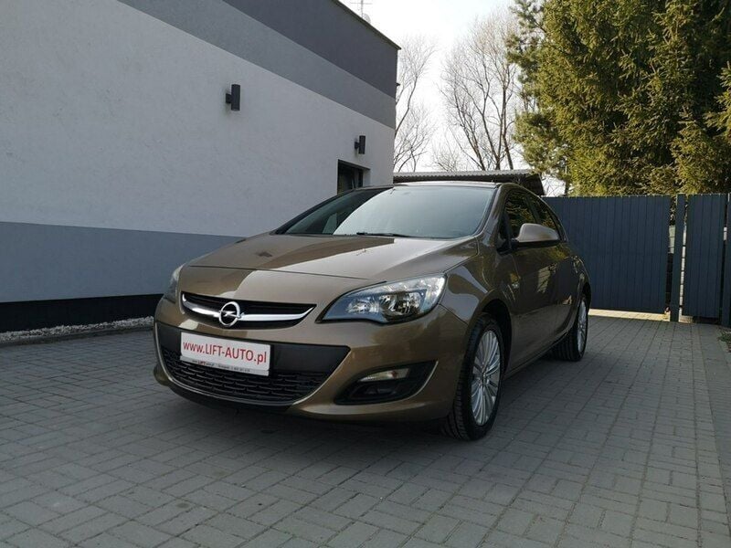 Inny (metalik) Używany 2013 Opel Astra Hatchback | 29 900 zł (Uczciwa cena) - Obraz 1/4