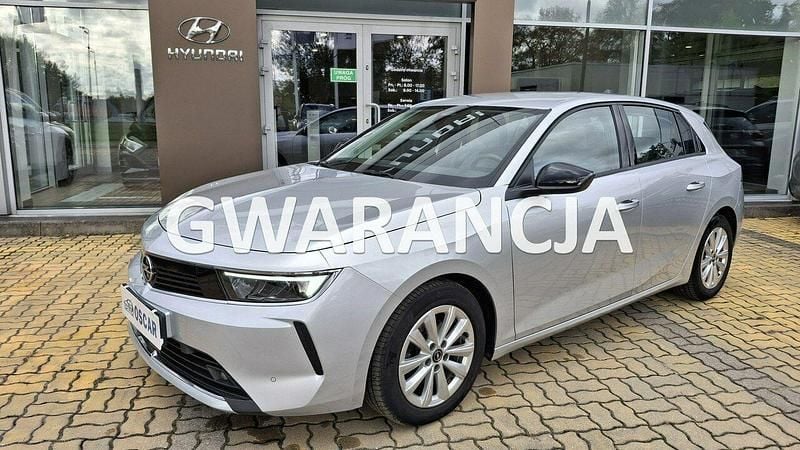 Używany Opel Astra 130 KM (95 kW) 2022 Srebrny Hatchback