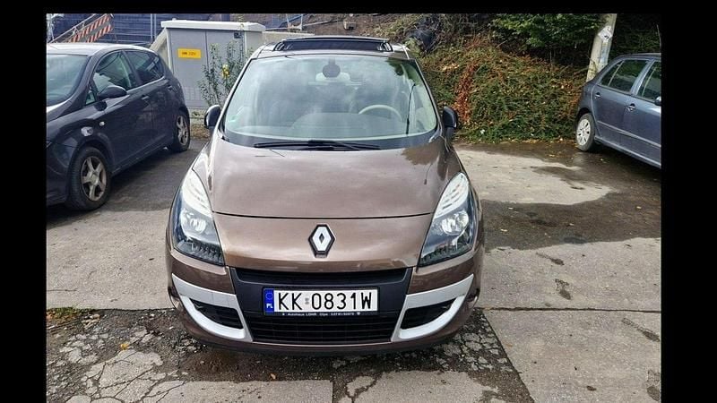 Brązowy (metalik) Używany 2011 Renault Scénic Minivan | 22 800 zł (Uczciwa cena) - Obraz 1/4