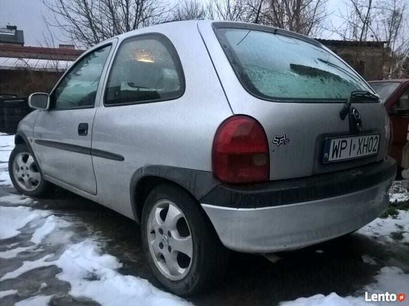 Srebrny Używany 2000 Opel Corsa Hatchback | 2200 zł (Uczciwa cena) - Obraz 1/4