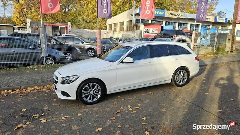Biały Używany 2014 Mercedes C220 Sedan/Limuzyna | 59 900 zł (Uczciwa cena) - Obraz 1/4