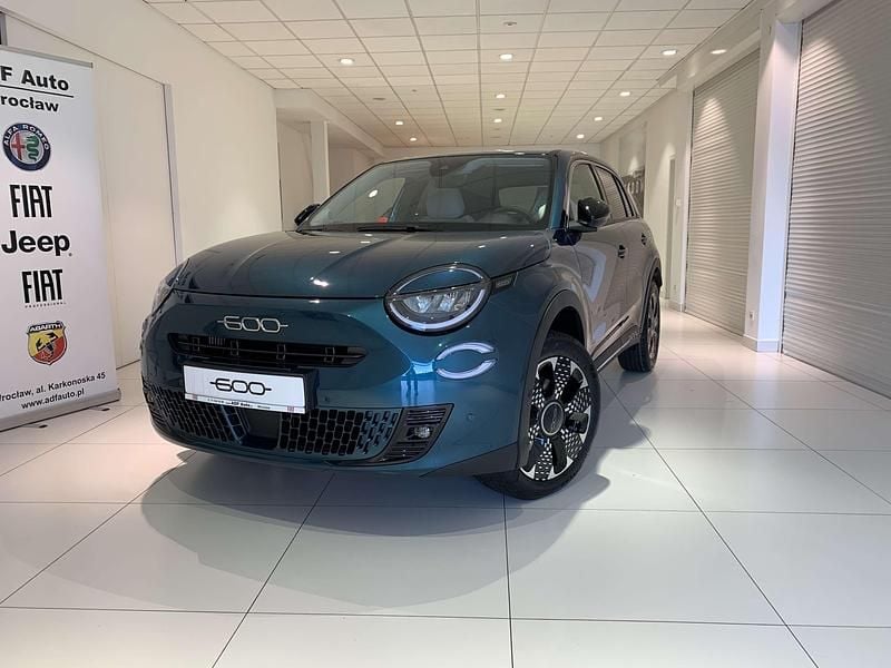 Lakier metalizowany zielony mare Nowe 2025 Fiat 600 La Prima Hatchback | 114 030 zł - Obraz 1/4