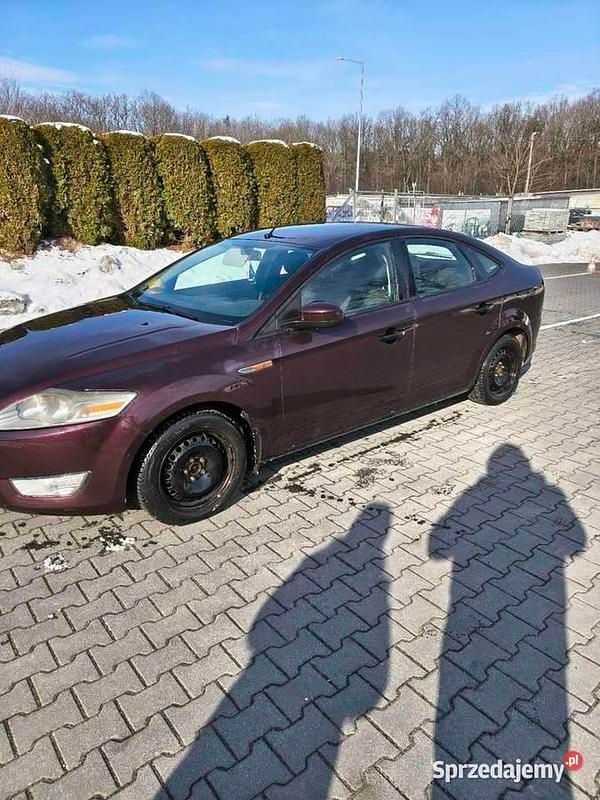 Używany Ford Mondeo 2009 Bordowy Hatchback