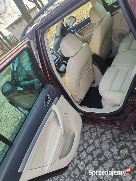 Używany Skoda Octavia Elegance 105 KM (77 kW) 2010 Bordowy Kombi