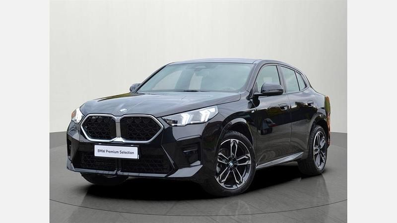 Czarny szafir metalizowany Używany 2024 BMW X2 Luxury Line SUV | 194 900 zł - Obraz 1/3