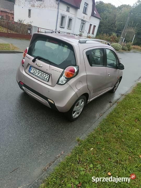 Używany Chevrolet Spark LT 82 KM (60 kW) 2011 Fioletowy Hatchback
