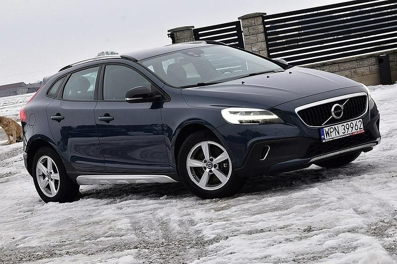 Używany Volvo V40 152 KM (111 kW) 2017 Niebieski Hatchback