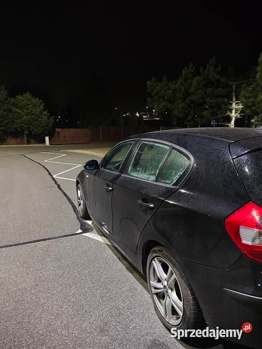 Czarny Używany 2006 BMW 118 Hatchback | 10 500 zł (Uczciwa cena) - Obraz 1/4
