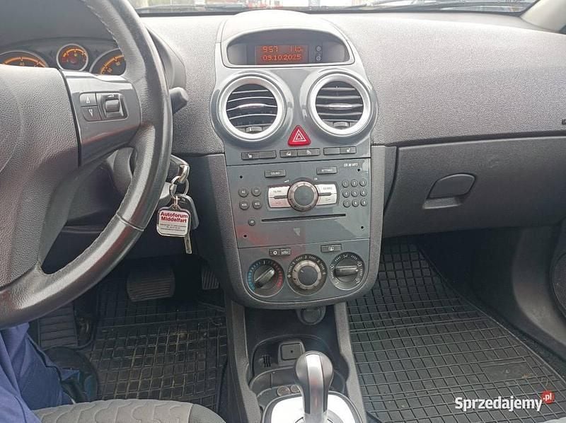 Czarny Używany 2011 Opel Corsa Hatchback | 20 900 zł (Uczciwa cena) - Obraz 1/4