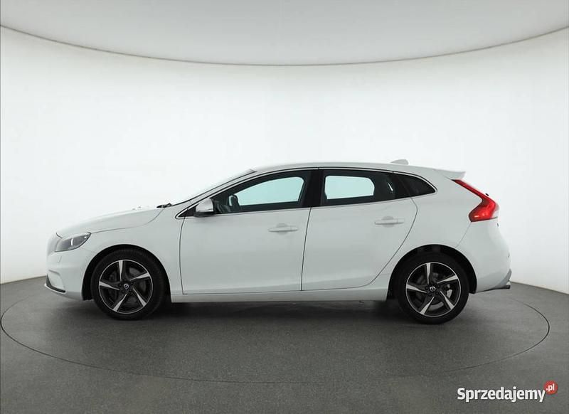 Używany Volvo V40 152 KM (111 kW) 2015 Biały Kombi