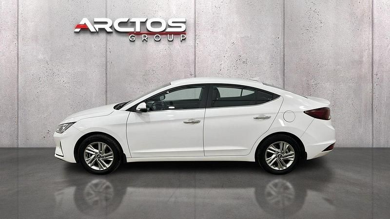 Używany Hyundai Elantra 127 KM (93 kW) 2020 Biały Sedan/Limuzyna