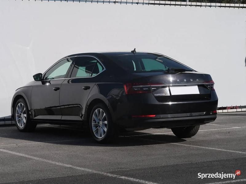 Używany Skoda Superb 150 KM (110 kW) 2019 Czarny Sedan/Limuzyna