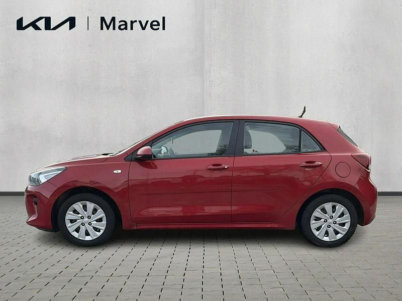 Używany Kia Rio 2018 Czerwony Hatchback