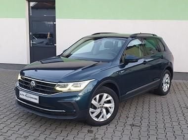 Zielony Używany 2022 VW Tiguan Life SUV | 69 000 zł (Super Cena) - Obraz 1/4