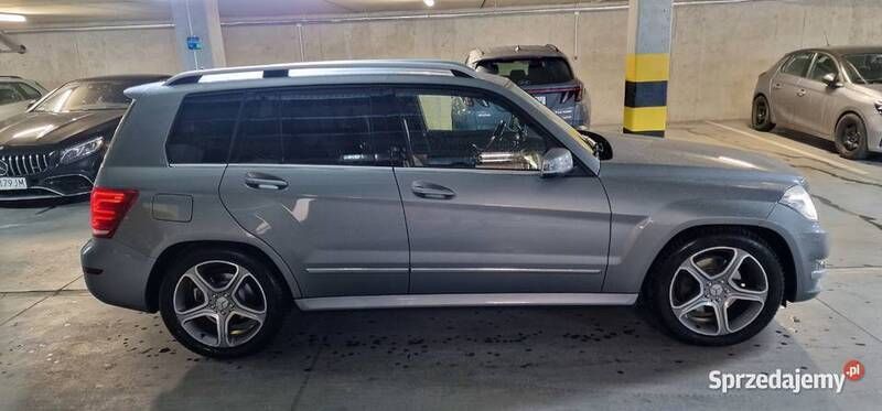 Używany 2013 Mercedes GLK220 SUV | 76 000 zł - Obraz 1/4
