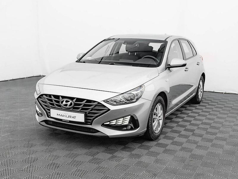 Używany Hyundai i30 110 KM (80 kW) 2022 Srebrny (metalik) Hatchback