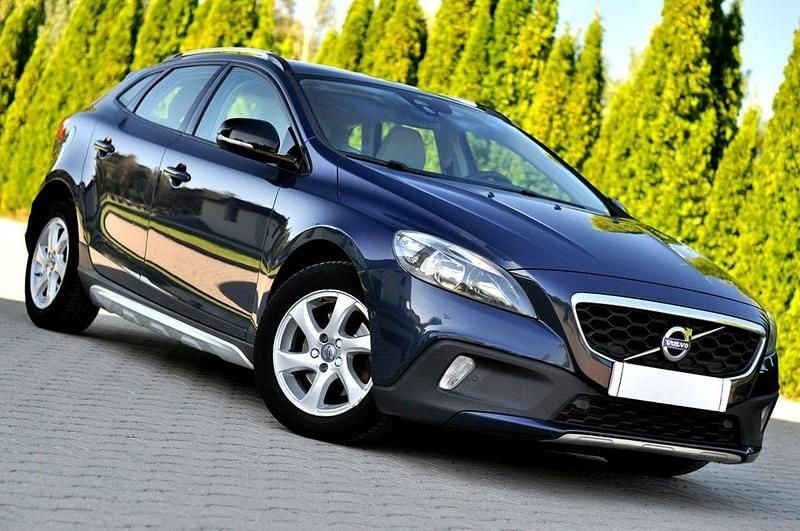 Niebieski ciemny (metalik, perła) Używany 2013 Volvo V40 CC Kombi | 36 800 zł - Obraz 1/4
